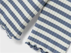 Name It wild wind/jet stream stribet top